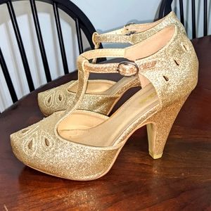 Gold Sparkle Modcloth Heels 👠
